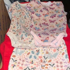 Getanimals Baby Onesies and shorts with Floral and Butterfly Designs 18M